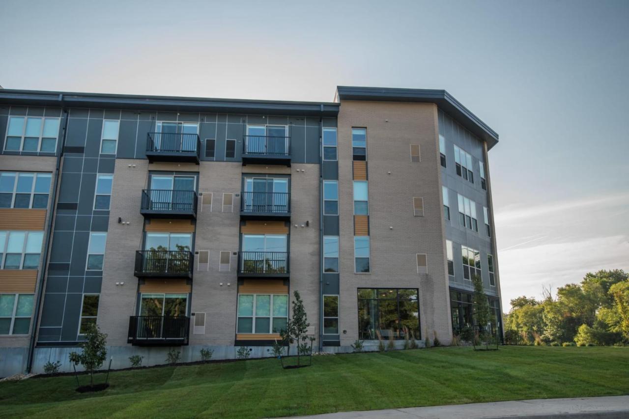 Frontdesk Core Apts Campustown 艾姆斯 外观 照片